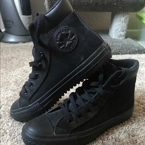 Converse size 6. Never been worn.